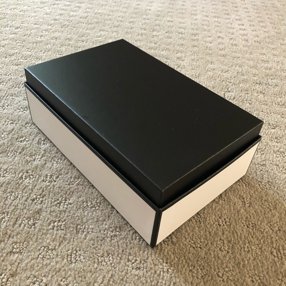 💯 🎁 Authentic CHANEL Gift Box Set - Picture 5 of 6